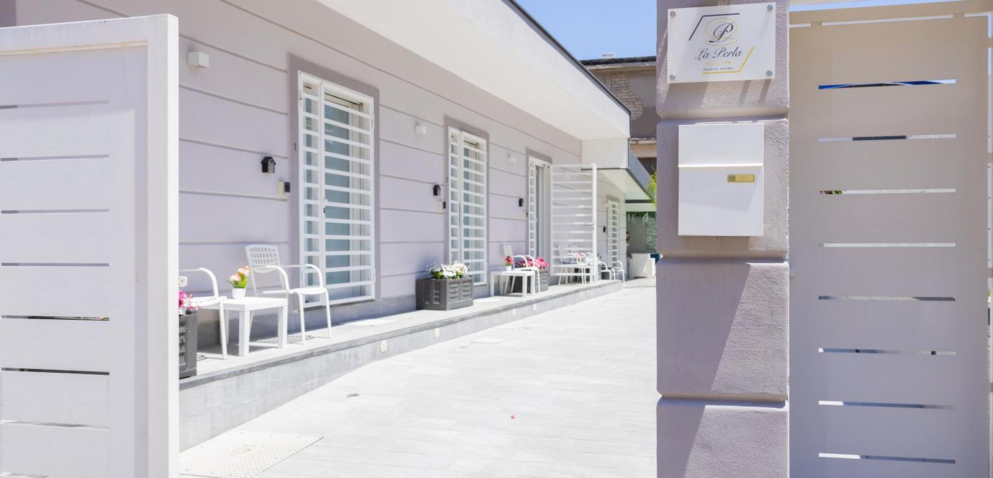 La Perla Luxury Rooms 安格里 外观 照片